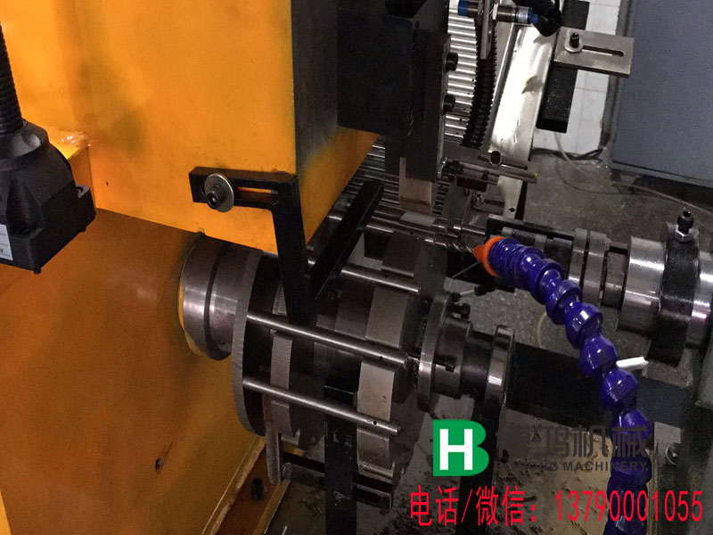 全自動攻絲機細節爆光原創拍攝圖 全自動攻絲機細節爆光原創拍攝圖